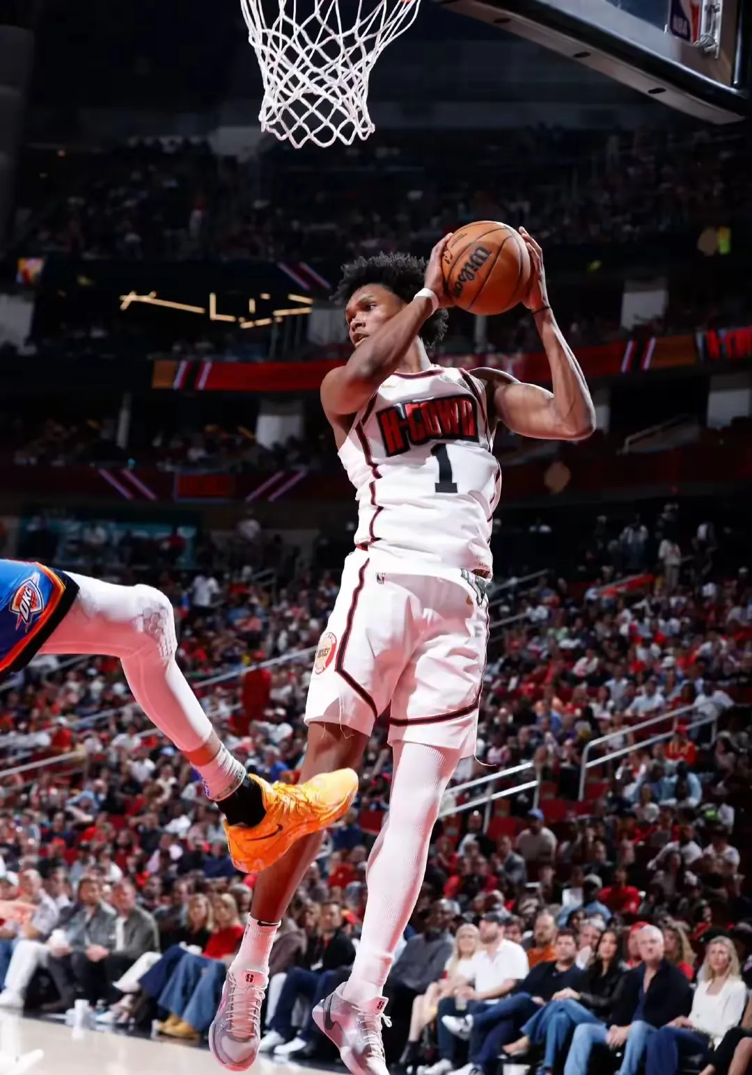 火箭前锋哈登:汤普森是一位伟大的篮球运动员,期待他早日回归赛场的简单介绍 火箭前锋哈登:汤普森是一位伟大的篮球运动员,期待他早日回归赛场的简单介绍