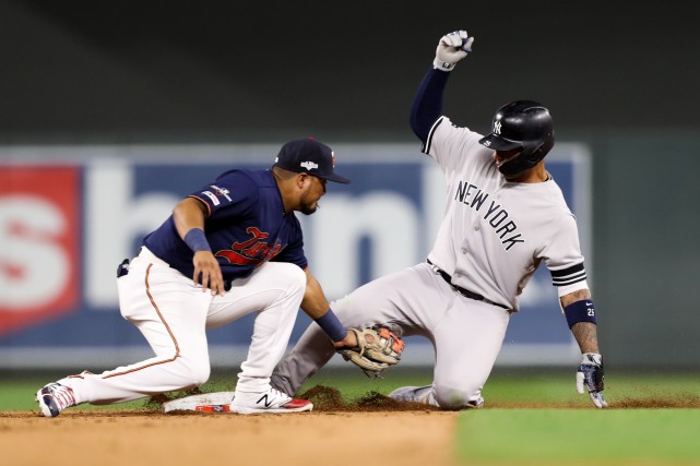 包含美国横扫法国，托雷斯统治全场的词条