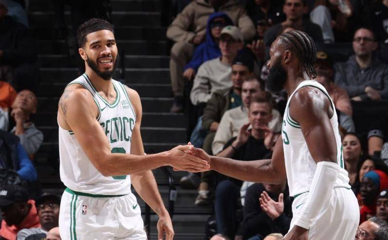 包含猛龙胜火箭，继续领跑东部积分榜的词条