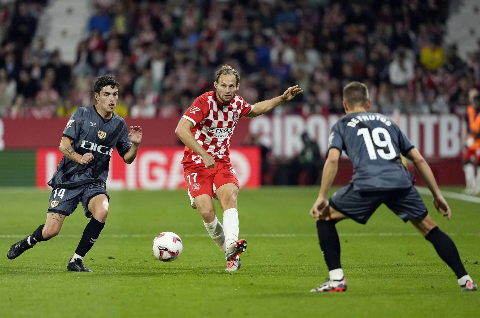 格拉纳达赴巴列卡诺，战斗得胜才能升级的简单介绍