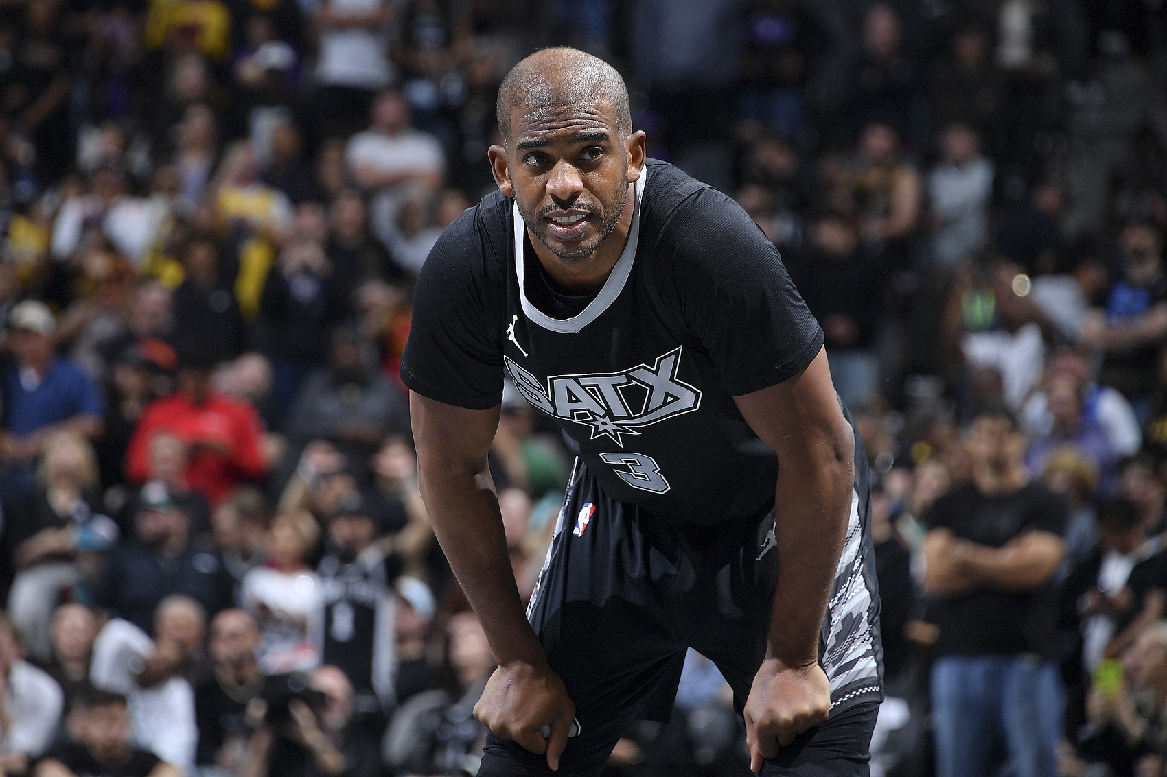 马刺老将意外受伤，球队战力受影响的简单介绍