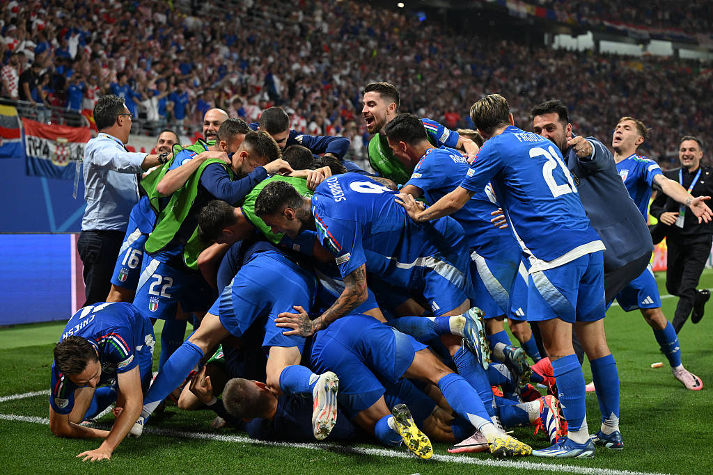 包含瑞士队踢出精彩比赛,成功晋级欧锦赛四分之一决赛的词条 包含瑞士队踢出精彩比赛,成功晋级欧锦赛四分之一决赛的词条