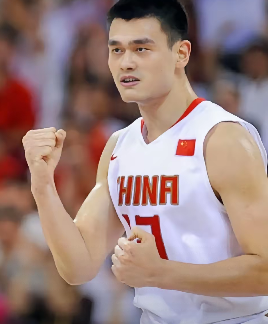 包含姚明入选篮球名人堂荣耀时刻永存史册的词条