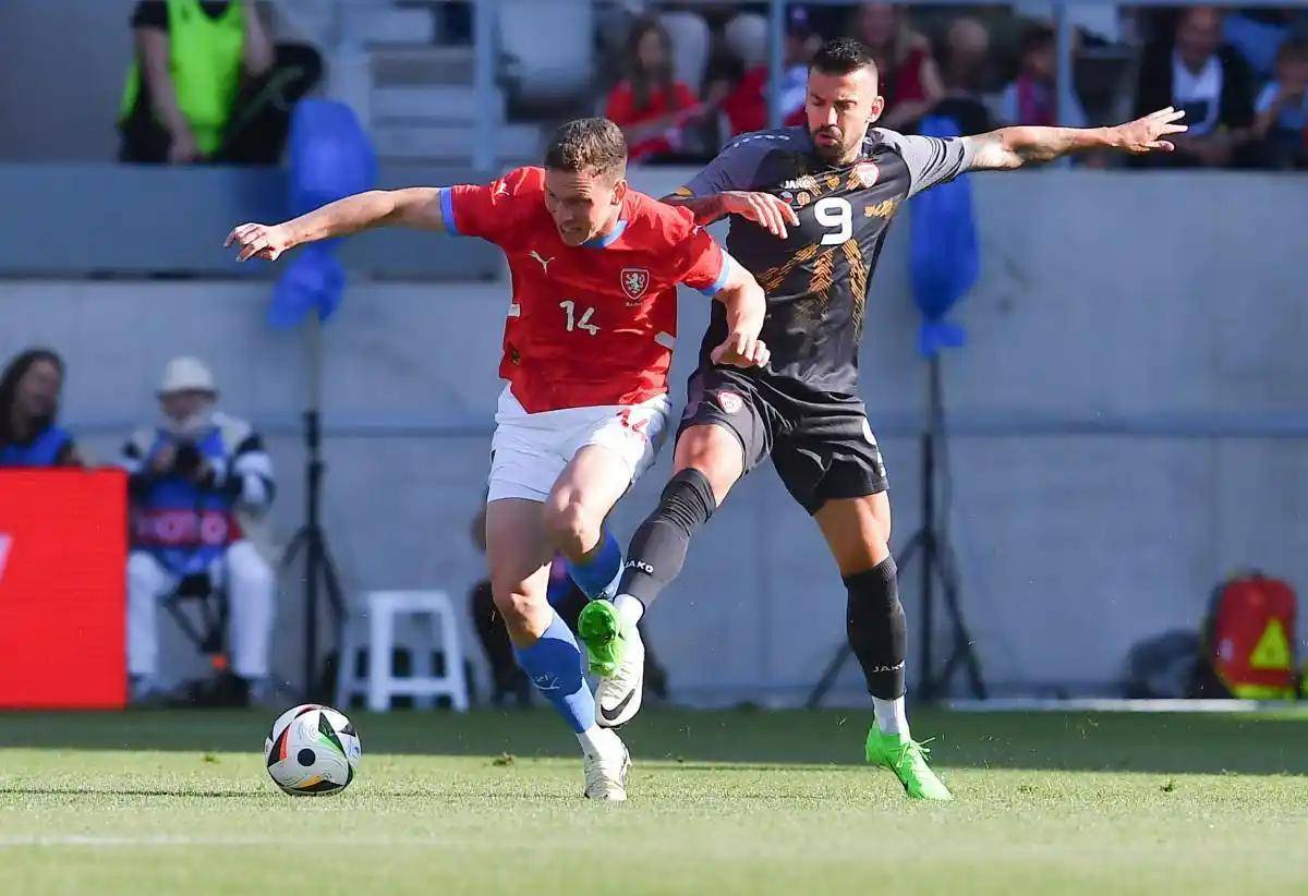 捷克队成功逆转击败克罗地亚队