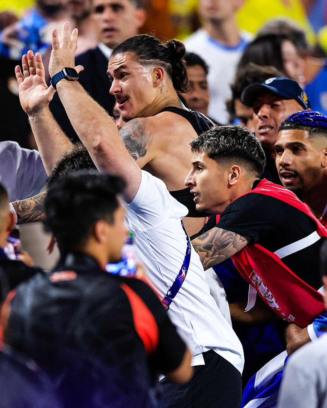 包含紧张的比赛,球迷们期待双方的精彩表现的词条 包含紧张的比赛,球迷们期待双方的精彩表现的词条