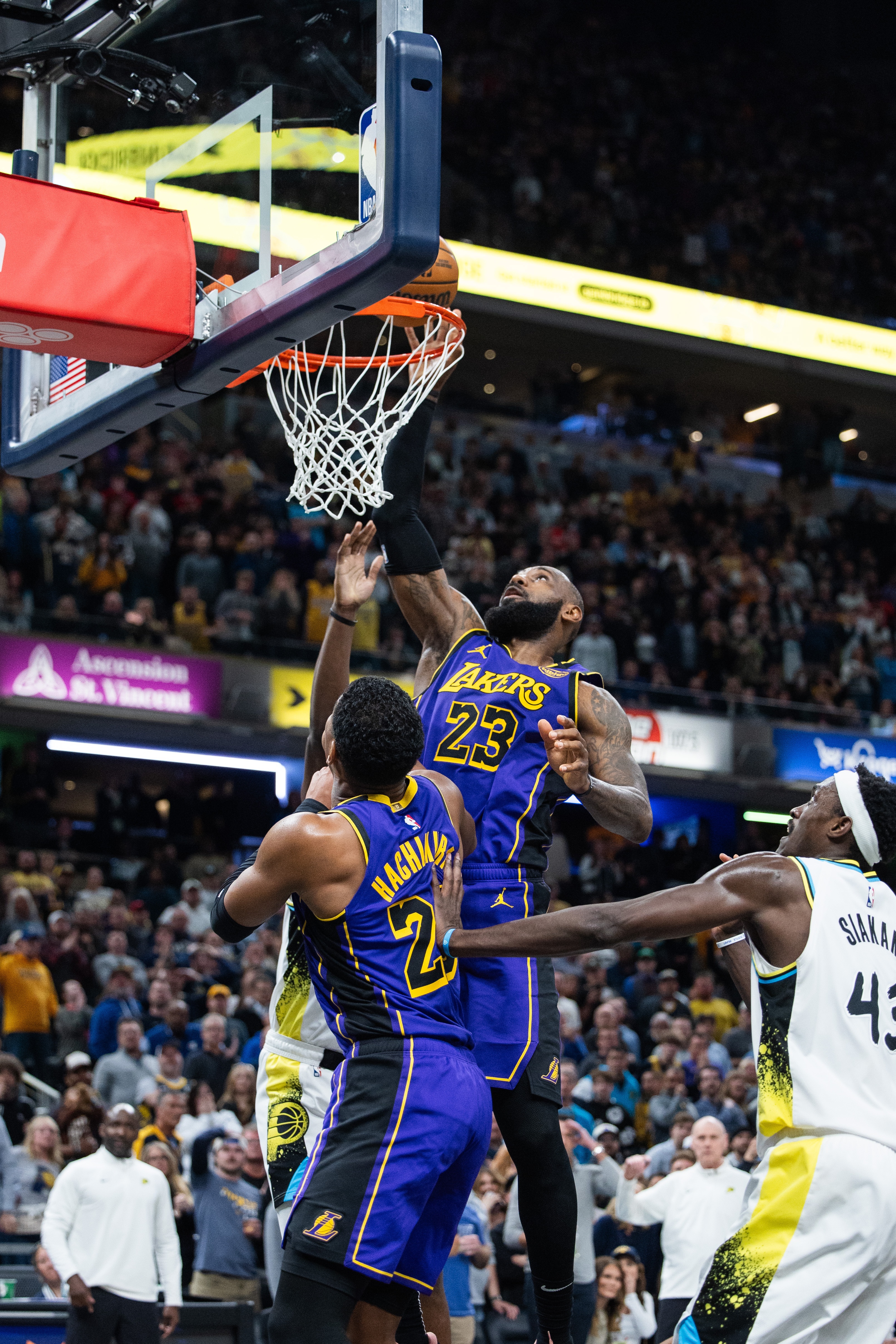 包含步行者横扫灰熊，保罗关键制胜的词条