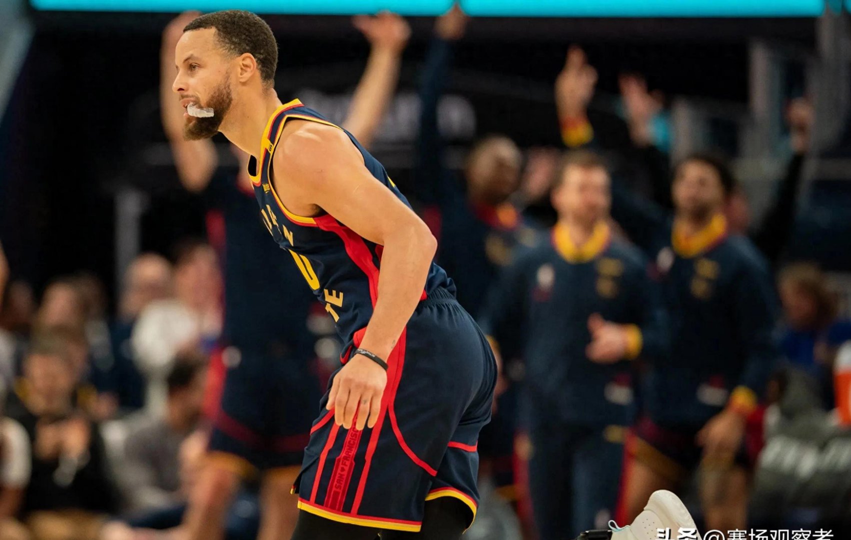 勇士横扫掘金，戈贝尔高光表现