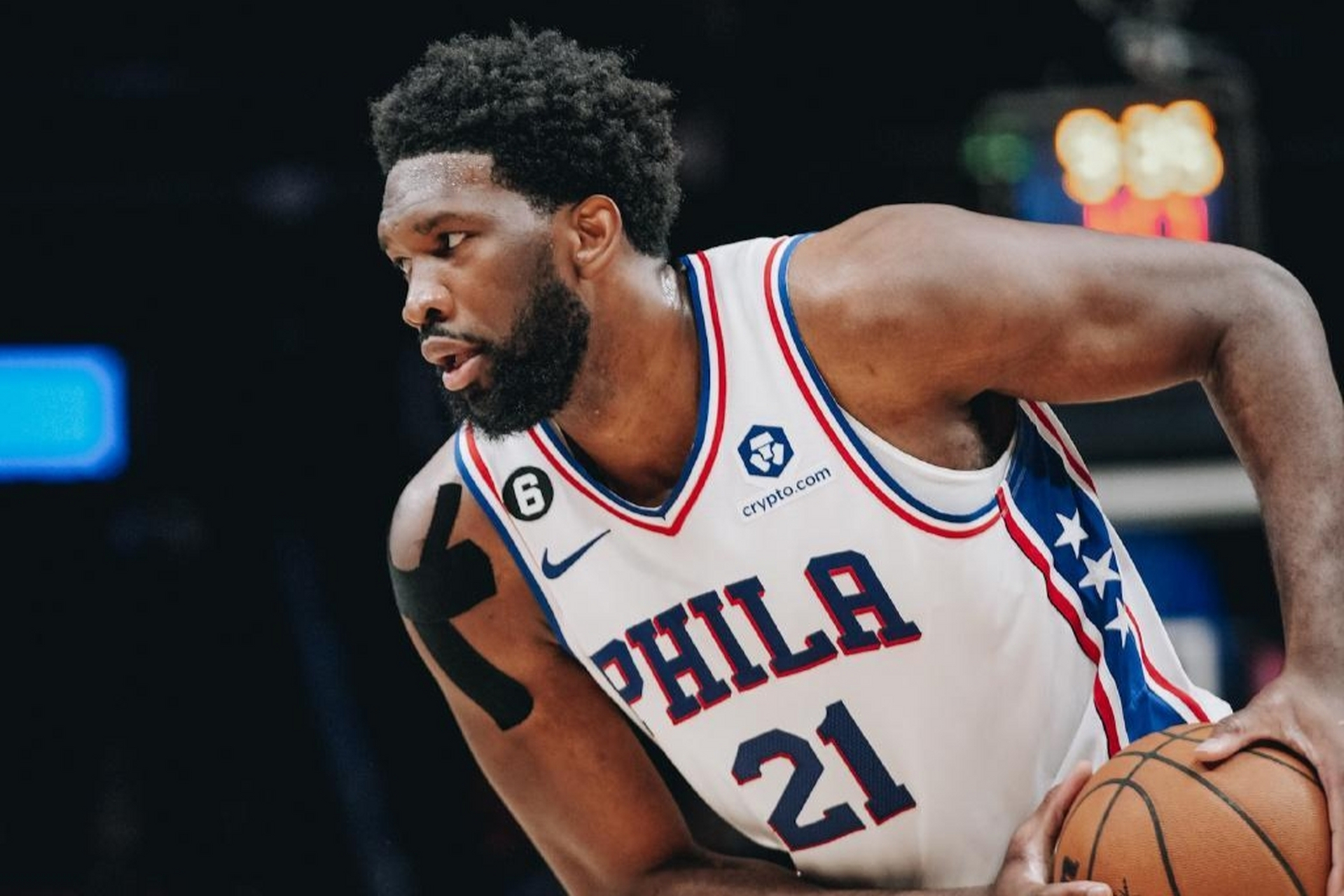 广东队轻取爵士,恩比德扛起全队 广东队轻取爵士,恩比德扛起全队