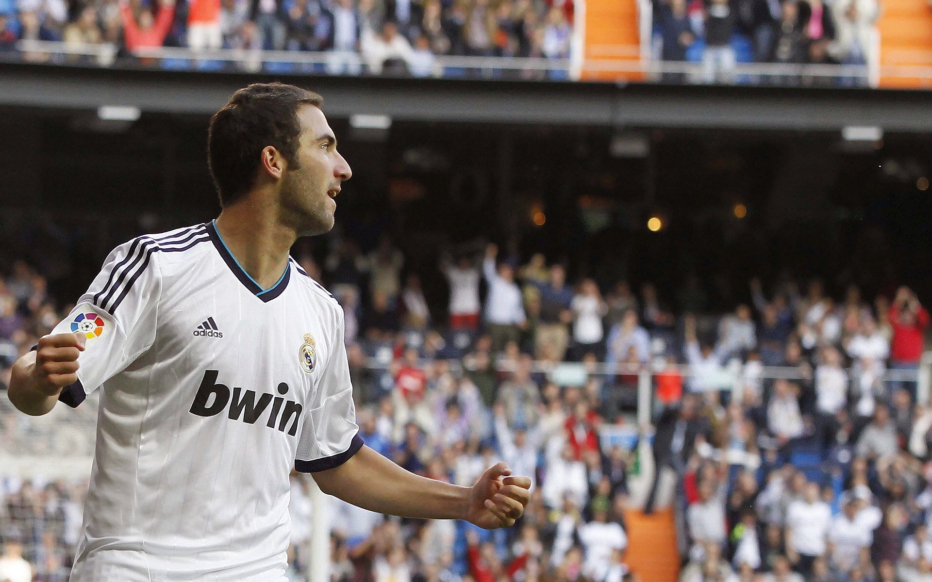 金玟哉一夫当关，墨西哥狂胜乌克兰背后的世界排名争夺战